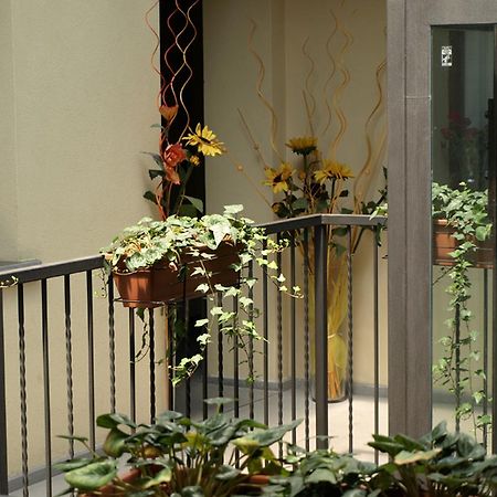 Hotel Karol モンツァ エクステリア 写真